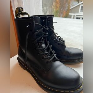 Doc Martins black womens